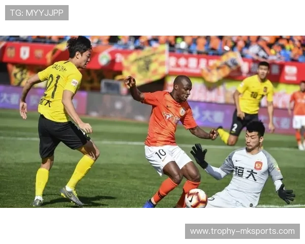 保利尼奥赛场阅读精准洞察 助力球队掌控比赛节奏