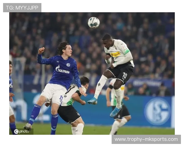 小图拉姆闪耀赛场，精准解读比赛精彩瞬间