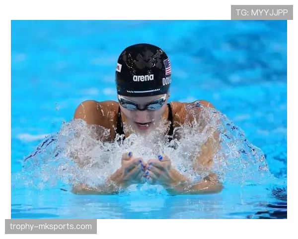 叶菲娃创纪录问鼎百米蛙泳 展现绝对统治力