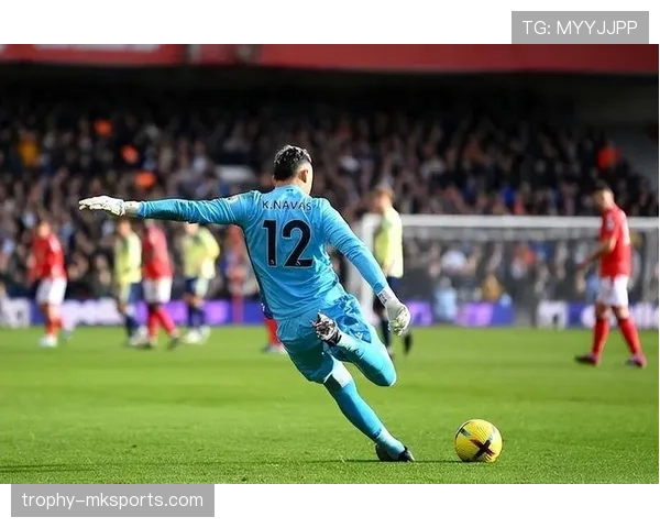 穆里略强势加盟诺丁汉森林，球队新赛季表现备受关注