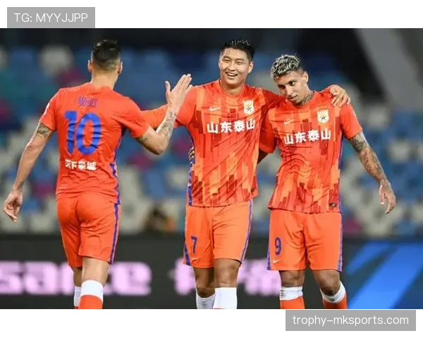 山东泰山中场断连！看似有序推进，实则缺个关键枢纽